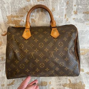Louis Vuitton Monogram Speedy 30